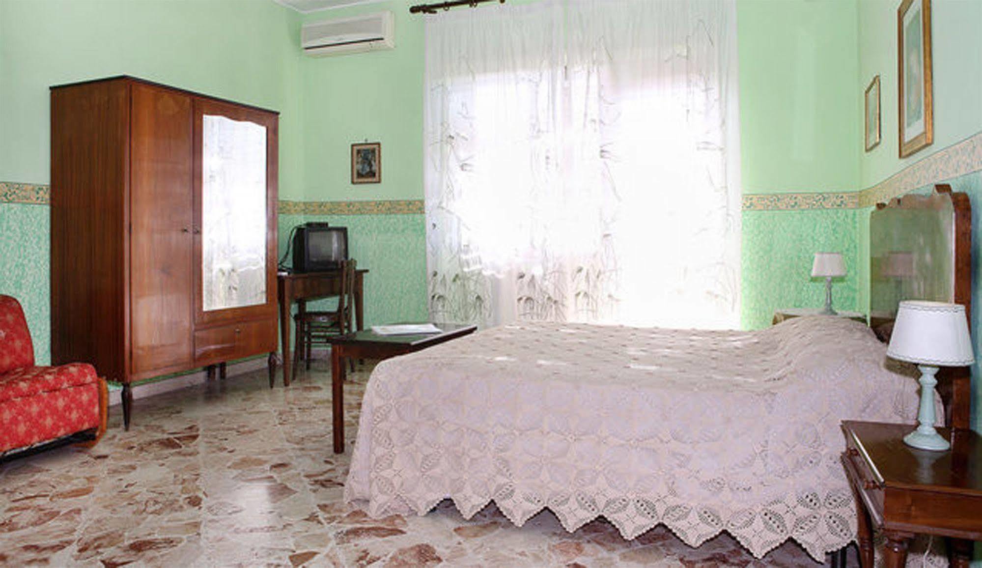 Bed and Breakfast Casa Tina Maugeri à Catane Extérieur photo